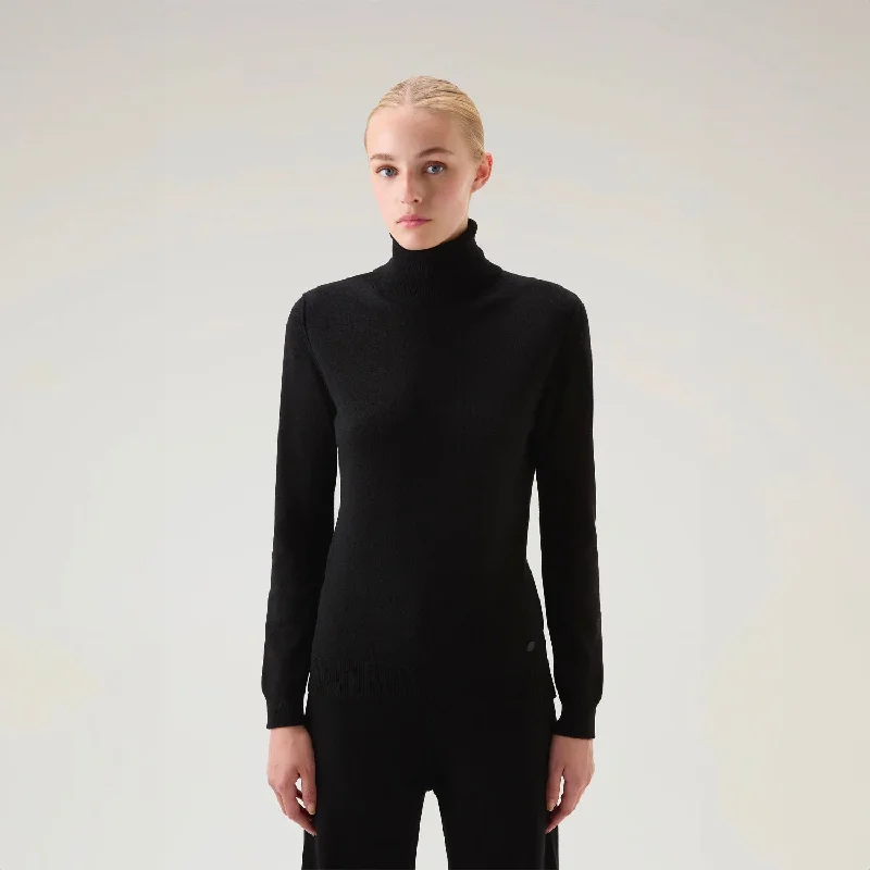 Turtleneck Sweater in Wool Blend Black